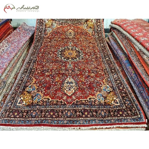 خرید آنلاین، فرش دستبافت بیجار کد 39452 بافته شده با نخ اعلاء، با نقشه زیبا در طرح لچک و ترنج با زمینه لاکی و نخ درجه یک، زیر قیمت بازار | هنرظریف