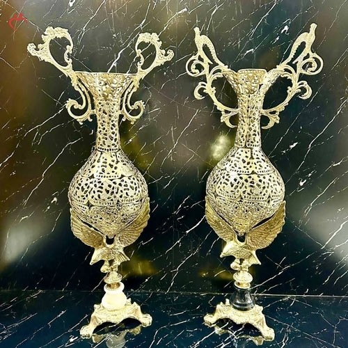 خرید آنلاین، گلدان های شیک برنزی در طرح عقاب با پایه های سنگی سه گوش، پر نقش و نگار، زیر قیمت بازار | هنرظریف