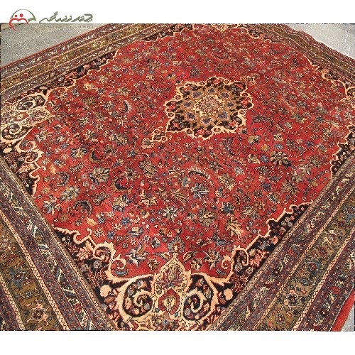 خرید آنلاین، فرش دستبافت بیجار کد 38990 زمینه لاکی و حاشیه شتری، بافته شده با نخ اعلاء و تراکم بالا، زیر قیمت بازار | هنرظریف