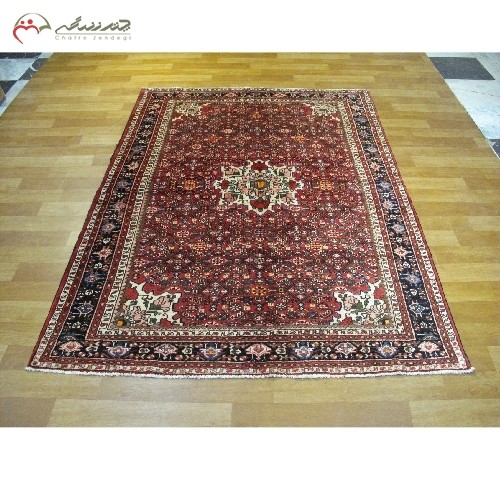 خرید آنلاین، فرش شیک دستبافت همدان کد 39759 رنگ لاکی و حاشیه های سرمه ای با نقشه ی لچک و ترنج، با قیمت مناسب | هنرظریف