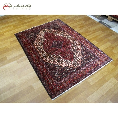 خرید آنلاین، فرش دستبافت سنندج کد 40109 با نقشه لچک و ترنج و رنگ زمینه ی کرمی و حاشیه های لاکی، زیر قیمت بازار | هنرظریف