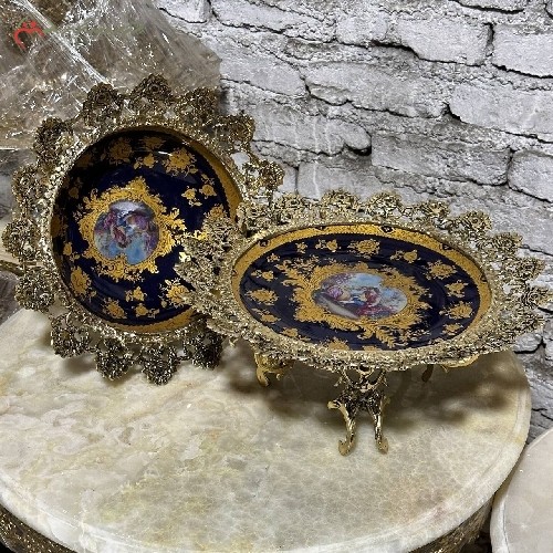 خرید آنلاین،کاسه بشقاب برنزی با زمینه سرمه ای و پایه خرچنگی، پر کار و زیبا، به قیمت تولیدی | هنرظریف