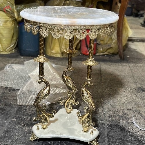 خرید آنلاین، میز طرح درنا برنزی با صفحه سنگ مرمر و حاشیه ی طرح دار، طراحی بسیار ظریف با کیفیت بالا، زیر قیمت بازار | هنرظریف