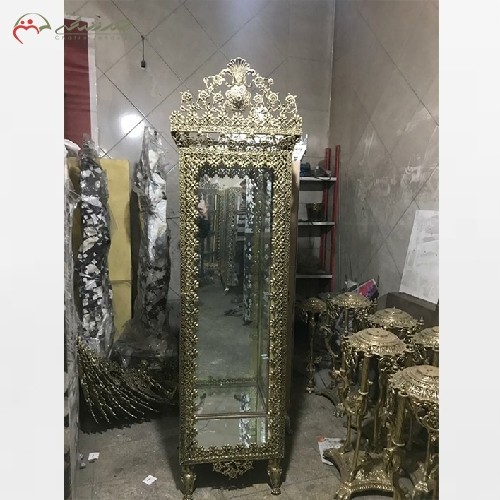خرید آنلاین، ویترین تاج دار برنزی ورق دوبل و بسیار پر نقش، رنگ ثابت و طراحی شیک، پایه دار و با دوام، زیر قیمت بازار | هنرظریف