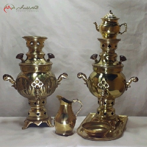 خرید، قیمت و مشخصات سماور ذغالی 2 لیتری در دو طرح ساده و قلم زنی شده سنتی و بدنه برنجی رنگ ثابت با ضمانت - چترزندگی