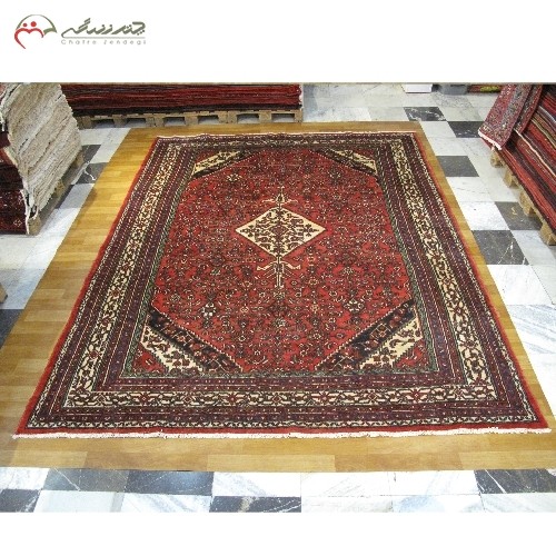 خرید آنلاین، فرش دستبافت همدان کد 39035 در طرح لچک و ترنج با زمینه لاکی و حاشیه کرم کیفیت و تراکم بالا، به قیمت مناسب | هنرظریف