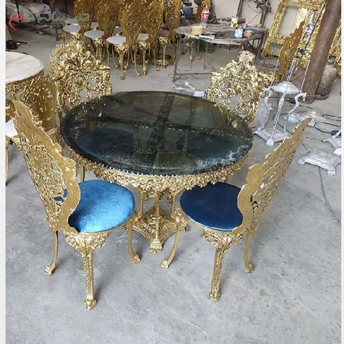 خرید آنلاین، میز ناهار خوری برنزی 4 نفره مدل سلطنتی با صفحه شیشه ای، شکیل و زیبا، به قیمت مناسب | هنرظریف