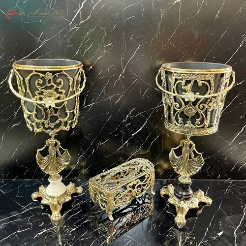 خرید آنلاین، جا دستمال کاغذی و سطل ستونی برنزی در طرح بانوی زیبا و پایه های سنگی گل رز، پر نقش، با قیمت عالی _ هنرظریف
