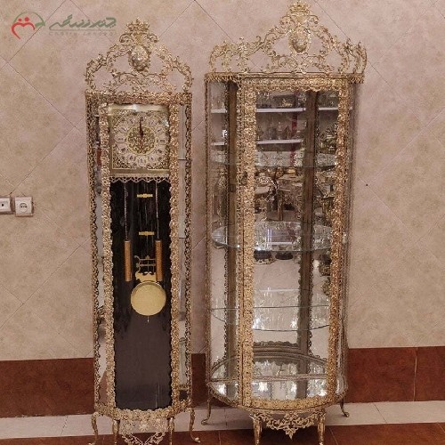 خرید آنلاین، ست ساعت ایستاده با زمینه مشکی و بوفه نیم گرد 3 طبقه از جنس برنز،طرح گل رز برجسته، زیر قیمت بازار | هنرظریف