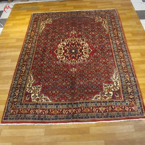 خرید آنلاین، فرش دستبافت و قدیم بافت بیجار در طرح نقشه ترنج ماهی کد 39989 به رنگ زمینه ی لاکی و حاشیه سرمه ای، با قیمت عالی | هنرظریف