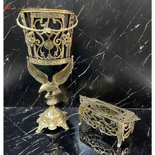 خرید آنلاین، جا دستمال کاغذی و سطل برنزی پایه دار با طرح عقاب و پر نقش طلایی رنگ، بسیار شکیل، زیر قیمت بازار | هنرظریف