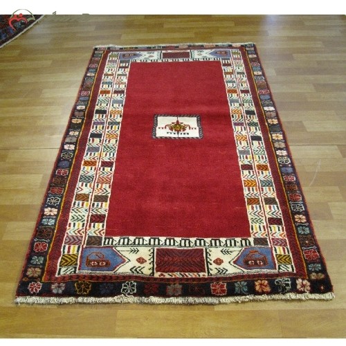 خرید آنلاین، قالیچه دست بافت شیراز کد 39528 در طرح زمینه لچک و ترنج، نخ درجه یک، زیر قیمت بازار | هنرظریف