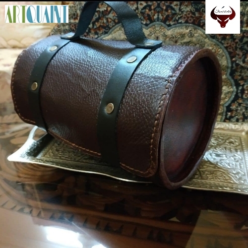 کیف گرد چرمی، ساخته شده از چرم اصل تبریز و فولتر گاوی جهت استفاده های گوناگون