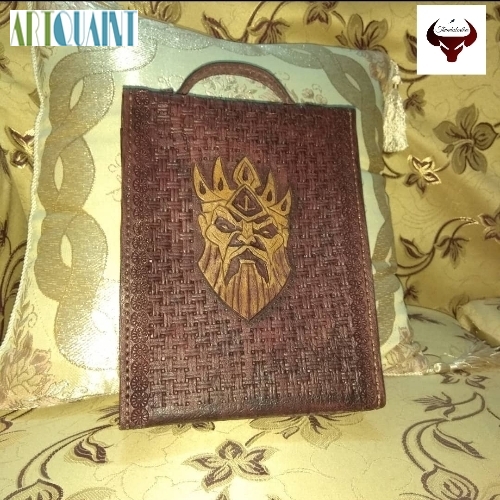 کیف یکطرفه چرمی، حکاکی شده و دست رنگ، سیار مقاوم و بادوام - هنرظریف