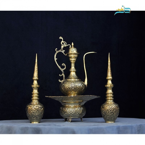 تنگ شاخدار و آفتابه لگن قلم زنی اعلاء برنجی با پوشش کوره ای - هنرظریف