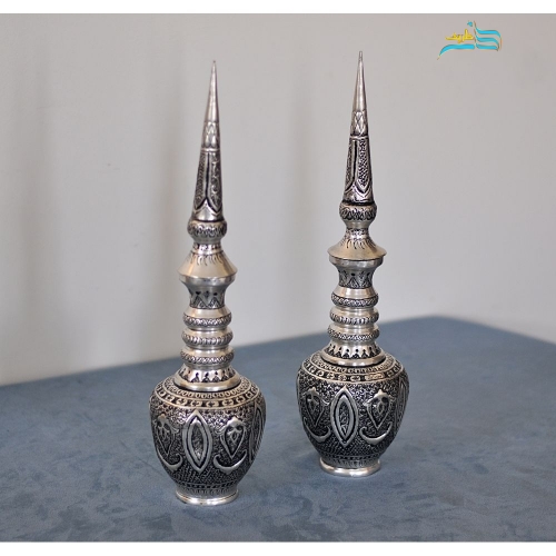 تنگ شاخدار برنجی، قلم دست، روکش نقره کوره ای سیاه قلم