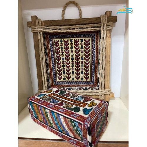 جلد دستمال  و تابلو گلیمی دستباف سیرجان مناسب روی میز و کنار مبل با رنگ طبیعی درجه 1