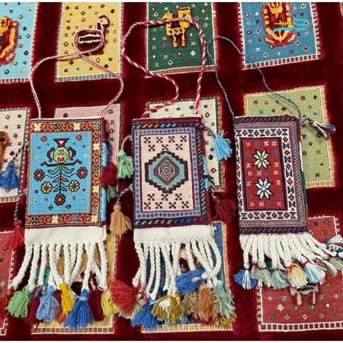 آویز گلیمی دیوار کوب محصول شهر جهانی گلیم با رنگ طبیعی با کیفیت بالا درجه 1 - هنرظریف