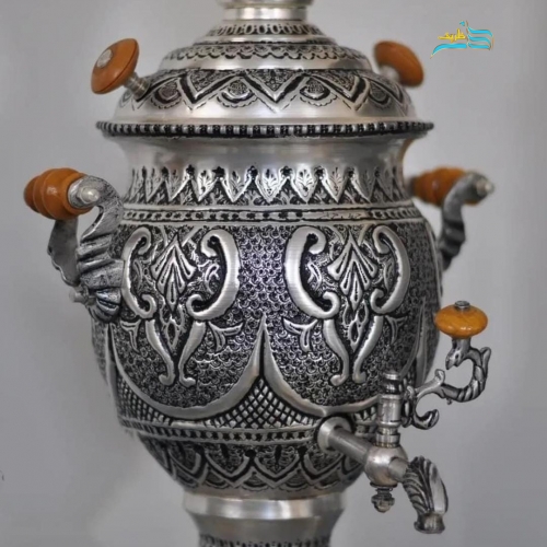 سرویس سماور و تنگ شاخدار برنجی قلمزنی با روکش نقره، رنگ ثابت