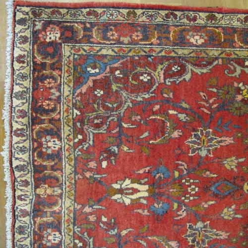 فرش دستباف مهربان همدان طرح لچک و ترنج سایز قاليچه رنگ زمینه لاكي رنگ حاشیه سرمه اي کد ۳۹۰۸۶