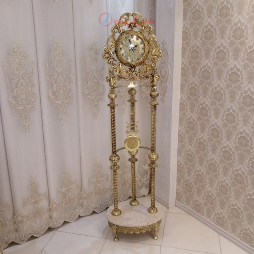 ساعت ایستاده 3 ستون، رنگ ثابت، جنس آلیاژ آلومنیوم با آبکاری برنز- هنرظریف