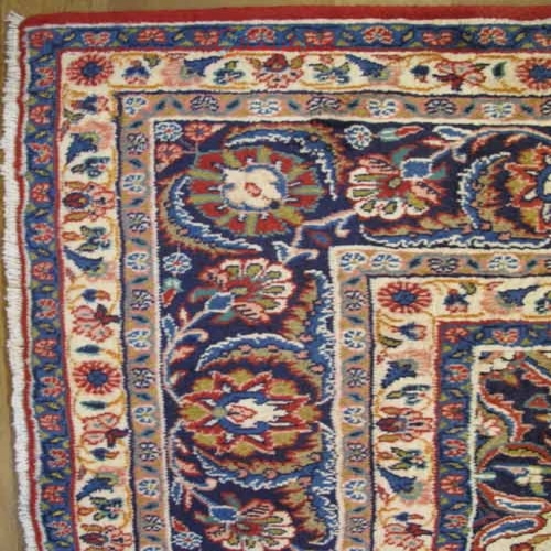 فرش دستباف همدان شهرباف طرح لچک و ترنج سایز قالي رنگ زمینه لاكي رنگ حاشیه سرمه اي کد ۳۹۲۷۱