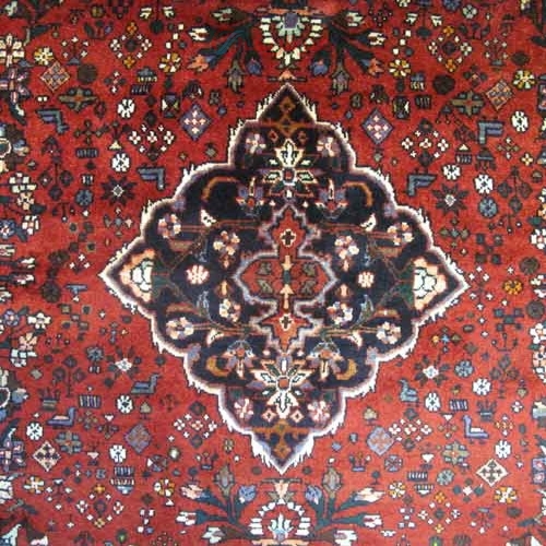 فرش دستباف آباده طرح لچک و ترنج سایز قالي رنگ زمینه لاكي رنگ حاشیه كرم کد ۳۹۳۲۰