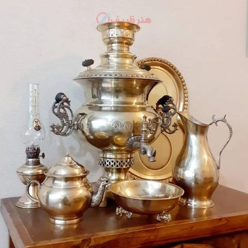 سماور ذغالی 7 لیتری برنجی مدل استکانی آینه ای با سرویس کامل - هنرظریف