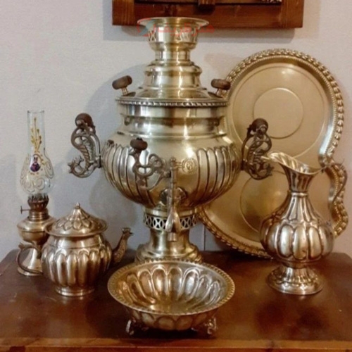 سماور ذغالی برنجی 6 لیتری خط دار عدسی، دسته ماهی و شیر خروسی