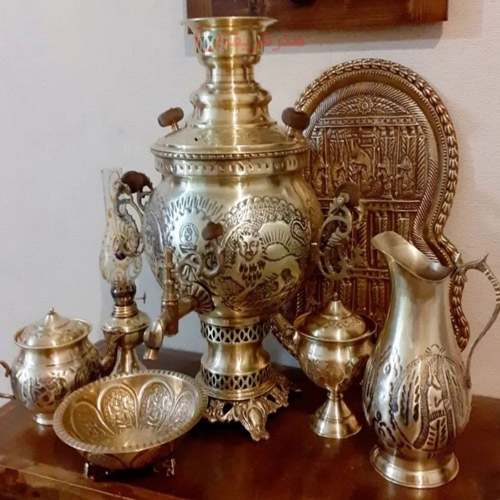 سماور ذغالی برنجی 6 لیتری طرح پایه گل - هنرظریف