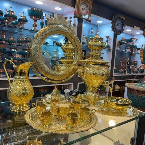 سماور برقی 6 لیتری قلمزنی، روکش آب طلا آب به همراه کاسه بشقاب قلم اعلاء