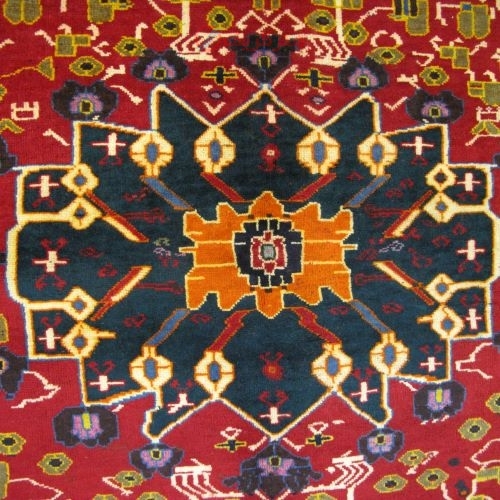 فرش دستباف گبه طرح لچک و ترنج سایز قاليچه رنگ زمینه لاكي رنگ حاشیه كرم کد ۳۹۵۲۹