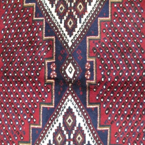 فرش دستباف دهج سيرجان طرح ۲ ترنج سایز قاليچه رنگ زمینه لاكي رنگ حاشیه لاكي کد ۳۹۷۱۵