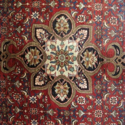 فرش دستباف بيجار طرح ترنجي ماهي سایز پرده اي رنگ زمینه لاكي رنگ حاشیه سرمه اي کد ۳۹۸۴۹