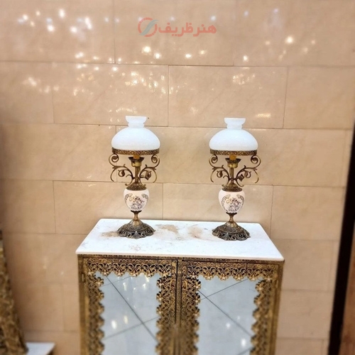 شمعدان آنتیک برنزی و سرامیکی بسیار زیبا و کار شیک و درجه یک - هنرظریف