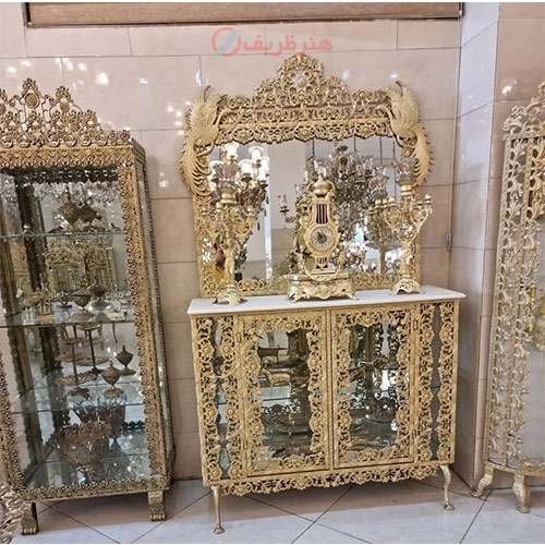 آیینه کنسول گل سرخ با ساعت بزرگ و شمعدان، بسیار شیک و ماندگار