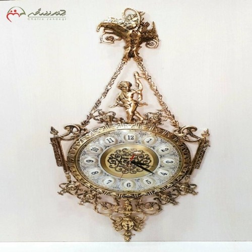 ساعت دیواری آویز برنزی با طرح پسر بچه ایستاده، شکیل و زیبا - هنرظریف
