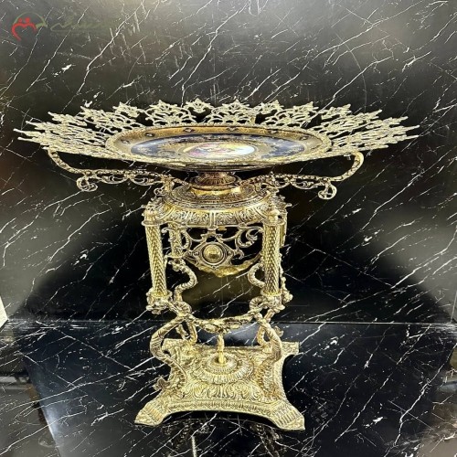 میوه خوری کنار سالنی برنزی طرح گل لاله و پایه بسیار زیبا چینی درجه یک - هنرظریف