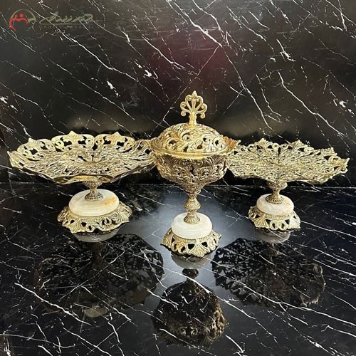 ست پذیرایی میوه خوری و شکلات خوری از جنس برنز سه طبقه با پایه های سنگی سفید، شکیل و زیبا