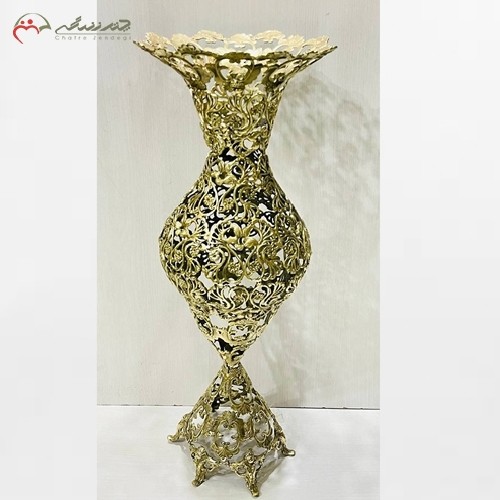 گلدان طرح گل یاس از جنس برنز پر نقش و بدنه مقاوم و رنگ ثابت
