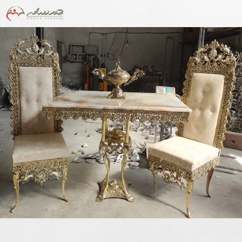میز ناهار خوری برنزی 2 نفره و صفحه سنگ مرمر پایه اسبی رنگ ثابت، بی نظیر