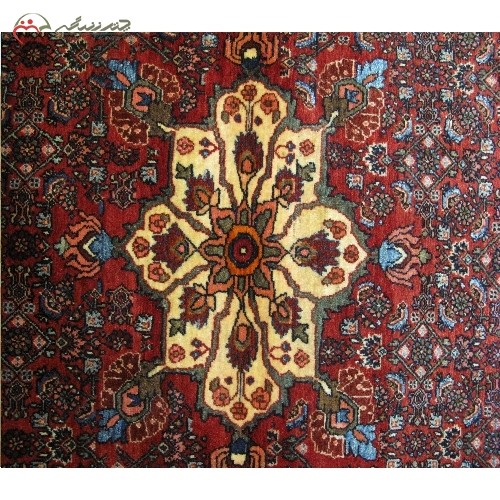 فرش زیبای دستبافت بیجار کد 38992 با رنگ زمینه لاکی و حاشیه های پر نقش و نگار - هنرظریف