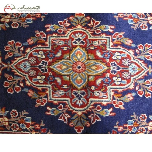 فرش دستبافت همدان کد 39142 با نقش بسیار زیبا، بافته شده با الیاف طبیعی