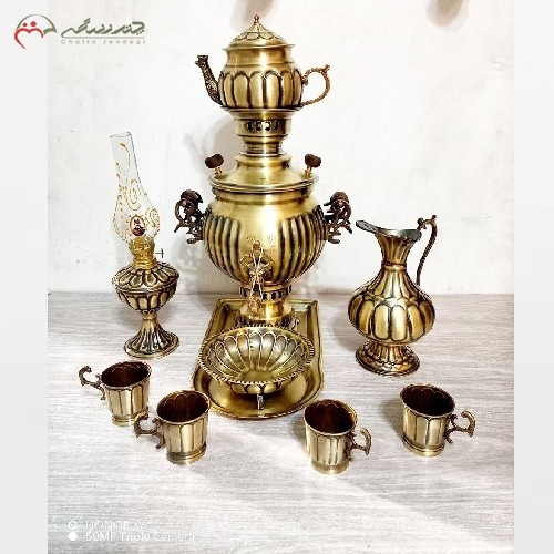 سرویس 10 پارچه سماور برنجی ذغالی 3 لیتری تبریز در طرح زیبای خطی با دو رنگ طلایی و آنتیک