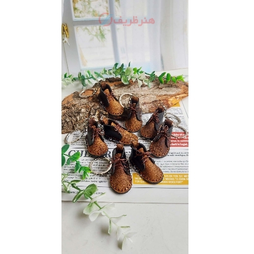جاکلیدی چرم طبیعی گاوی طرح کفش طراحی شیک و فانتزی با کیفیت درجه یک