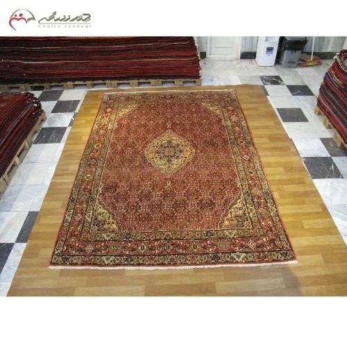 فرش دستبافت بیجار کد 39713  در طرح ماهی و ترنج با زمینه و حاشیه های کرمی - هنرظریف