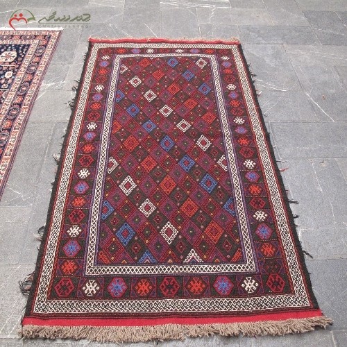 گلیم دستبافت قوچان کد 39842 در طرح قابی، بافت بسیار با دوام با رنگ زمینه و حاشیه الوان - هنرظریف