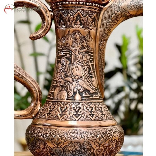 دله قهوه عربی برنجی در طرح چهره، با قلم زنی فوق العاده در رنگ مسی، دارای گارانتی