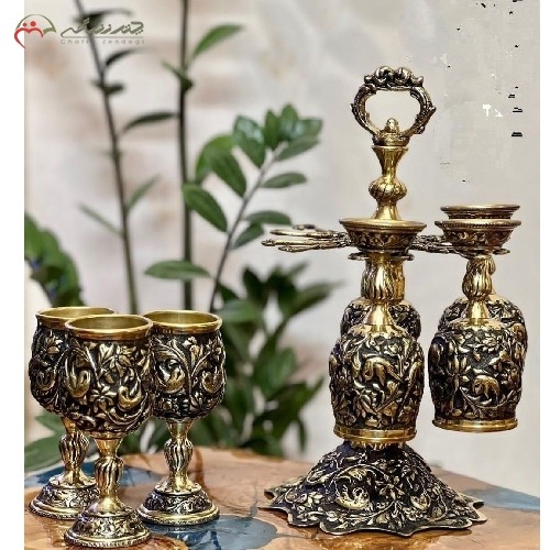 سرویس تنگ و جام برنجی اعلا با قلم زنی بسیار شکیل و زیبا، دارای گارانتی و قابلیت شستشو