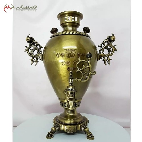 سماور 6 لیتری ذغالی برنجی ریخته گری شده با کد 114، مدل خمره ای با پایه های شبکه ای، رنگ آنتیک و طلایی، بسیار براق و درخشان